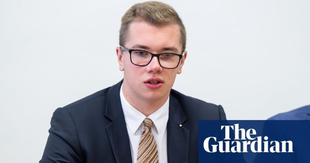 ナチスがドイツに戻ってきた