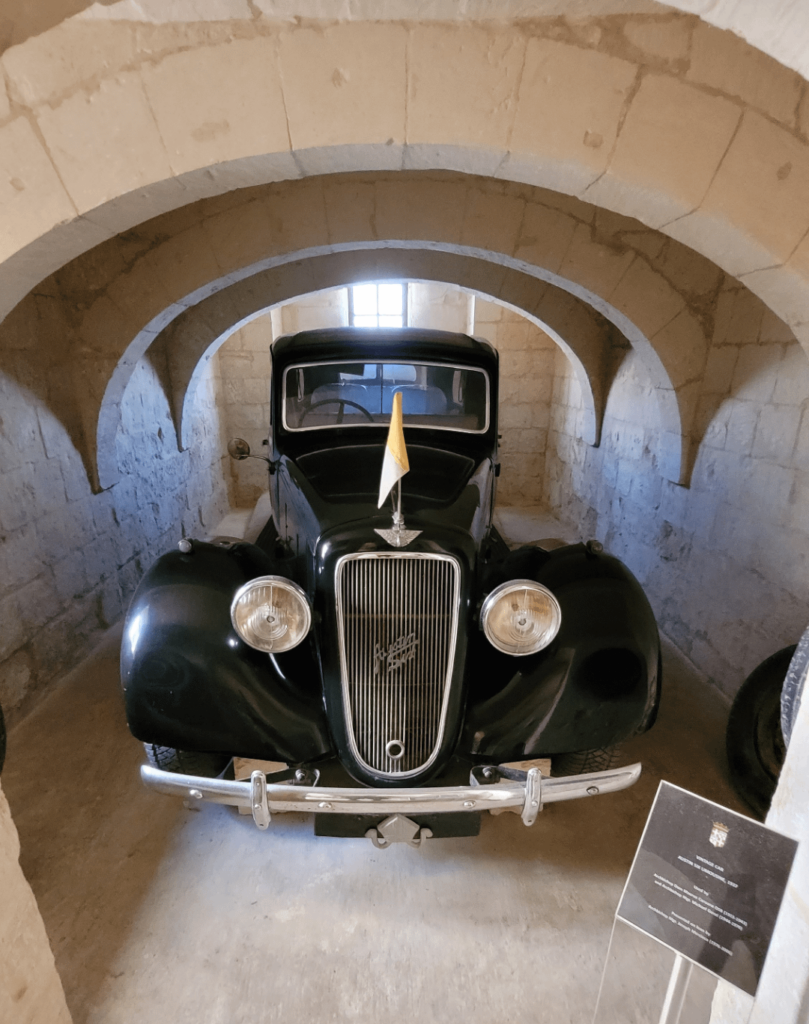 1937 年イルラバトのオースティン 6 リムジン