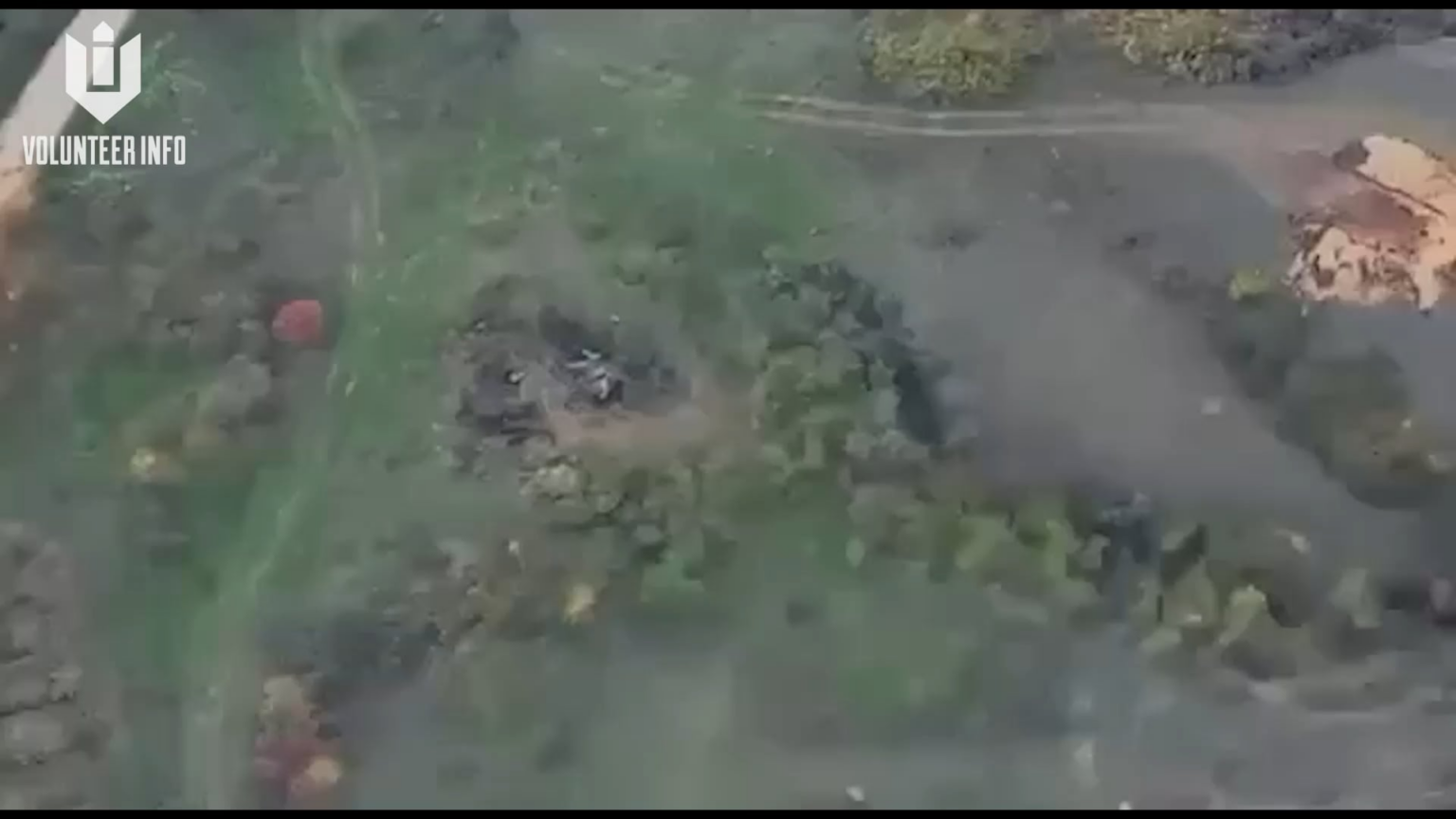 ウクライナの砲兵が、クラブ自走砲システムの正確な射撃でザポリージャ地方ヴェルボヴェ近郊でロシアのT-80戦車を破壊。