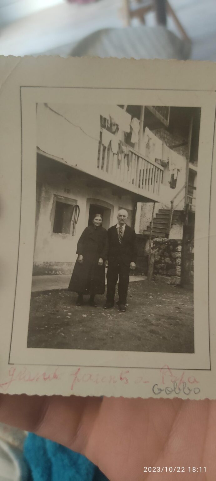 誰か2番目の写真を解読して翻訳してくれませんか？
