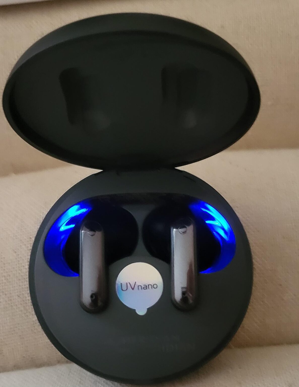 LG FP9 は入手できる最高のイヤホンです。 ただ最高の。 オーディオマニア、ハイファイ、この実際の価格帯では驚くべきものであり、これに勝るものはありません。 彼らは、この価格帯の他のどのファッションにも見られない詳細とシーンを送ります。  299ドルから始まりましたが、現在は100ドル以下になっています。 ぜひ手に入れてください。Greg G FR