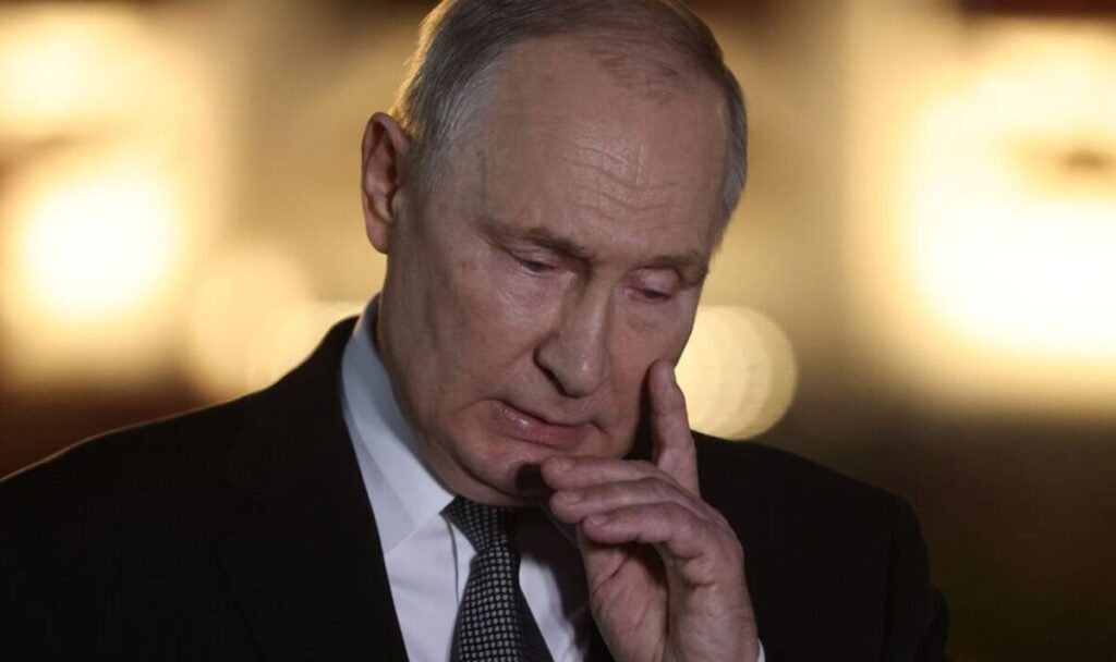プーチン大統領「心停止」でクレムリン側近に「警戒」