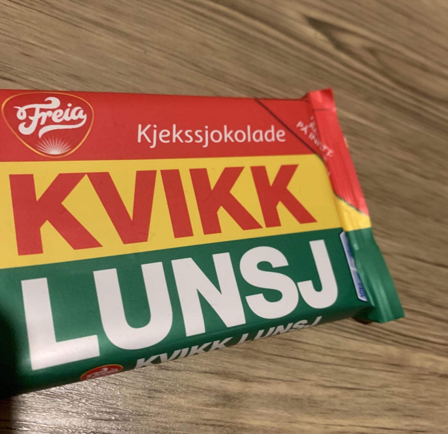それは私だけでしょうか、それともkvikk lunsjはKitKatに非常に似ていますが、少し優れていますか？