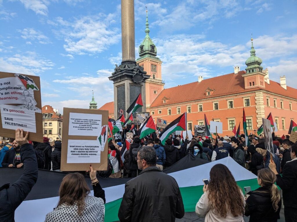 ワルシャワでパレスチナの自由を求める抗議活動