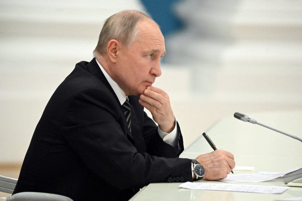 プーチン大統領、ドニプロ川全域でのウクライナ軍の執拗な襲撃を受け「司令官を解任」