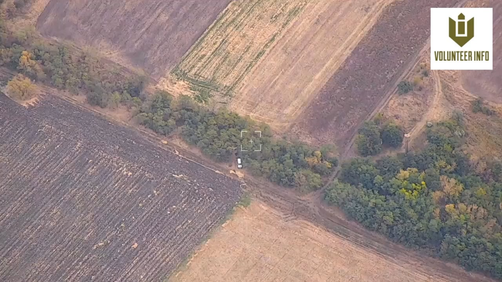 米国のGMLRSミサイルがロシアの偵察無人機ザラ421-16の管制センターを攻撃する映像。 乗組員はたとえ生き残ったとしても、任務を完了することはできなかった。