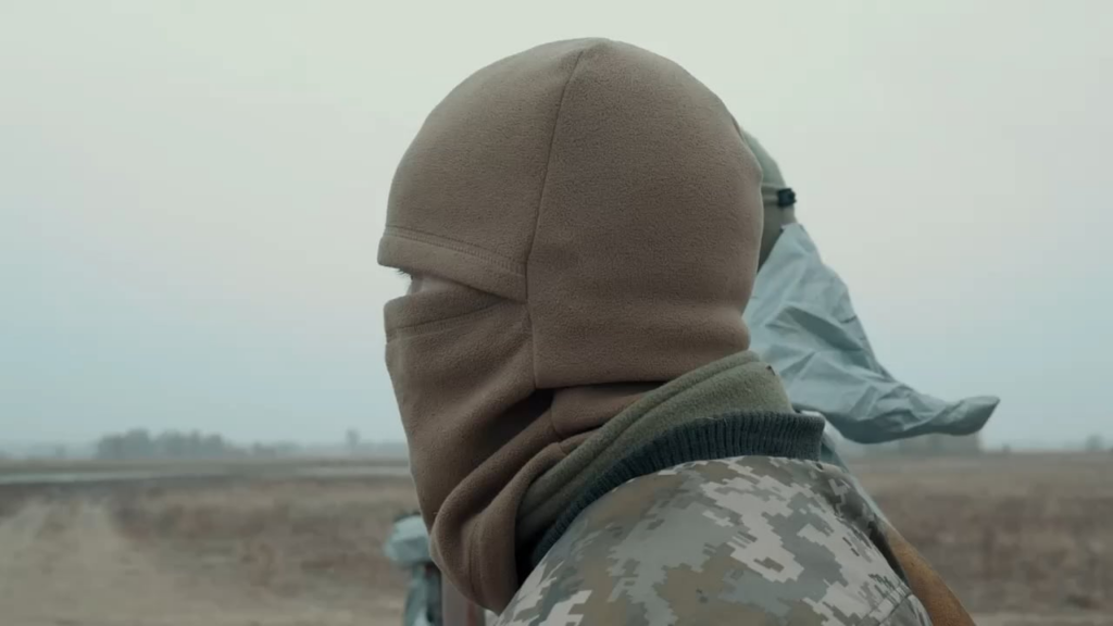 ロシア義勇軍: 9月末に、別の新兵グループが私たちのところにやって来ました。 これまでの人生を捨て、ロシア義勇軍の理想のために戦うことを決意した人々。 現在、彼らは毎日訓練を行っており、ウクライナから赤ペストを追い出す準備をしている。 戦いに参加してください