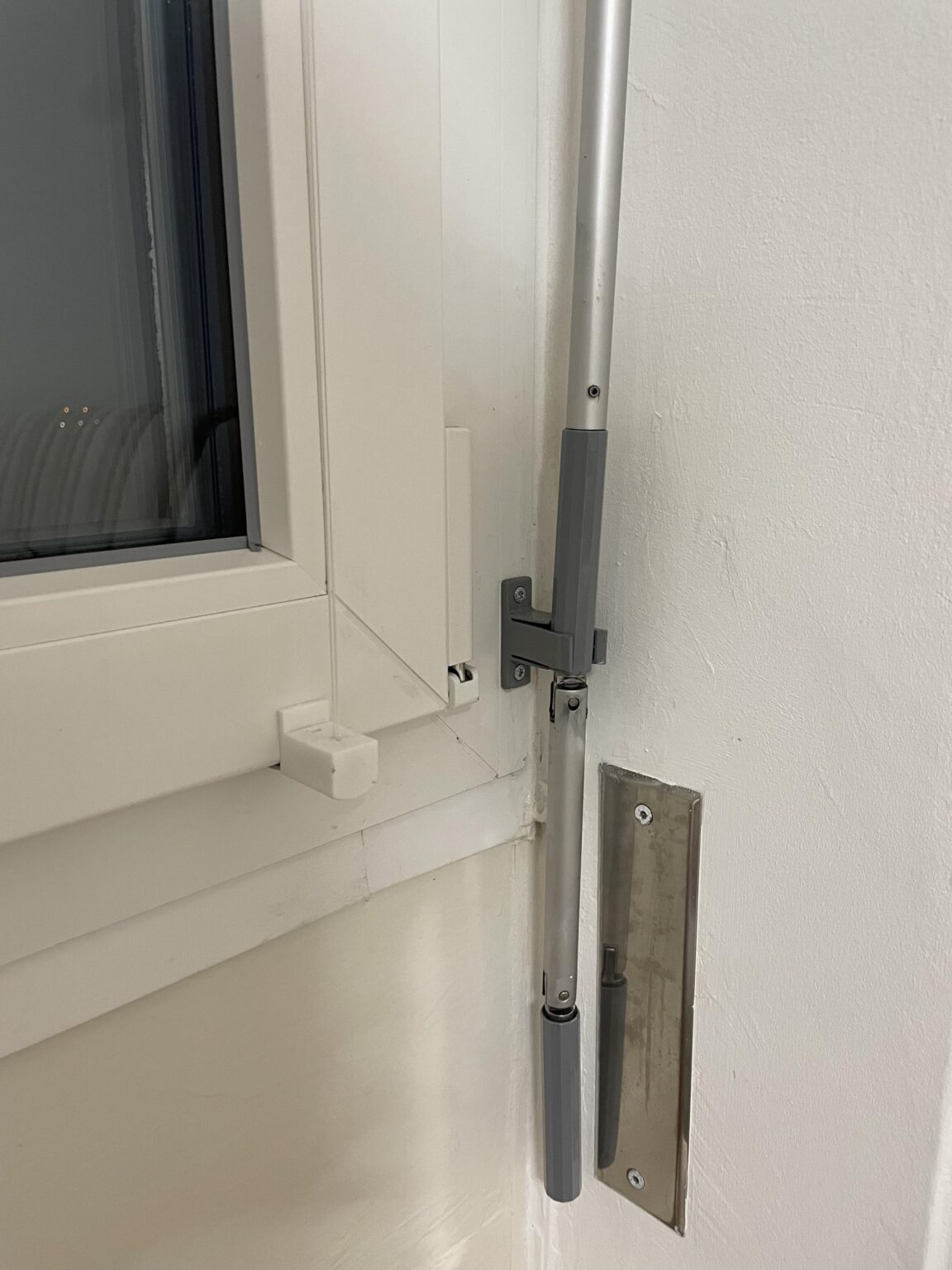 目隠しの自動開閉