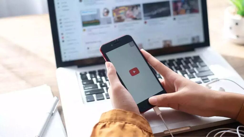 YouTubeがルール変更：クリエイターはコンテンツ内でのAIの使用を宣言する義務が生じる