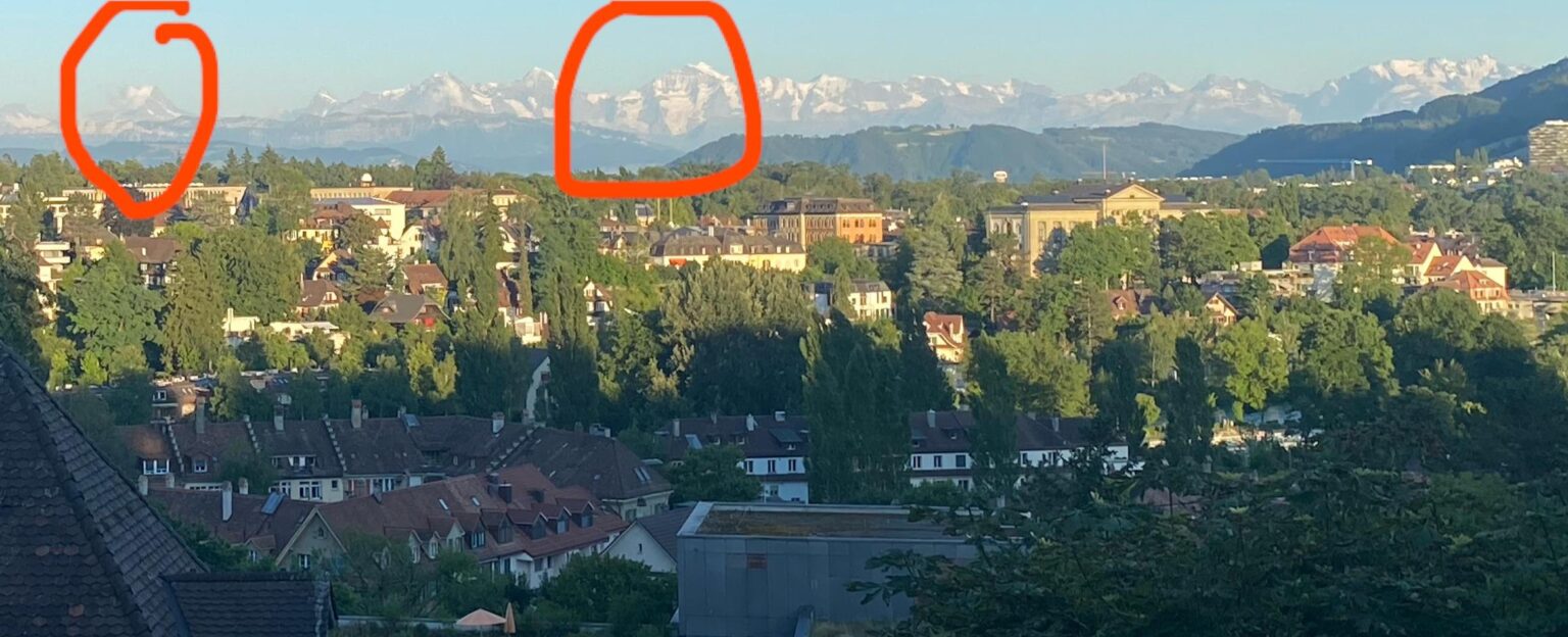 この二つの山はどれですか? ベルンのクライン シャンツェから撮影した写真。