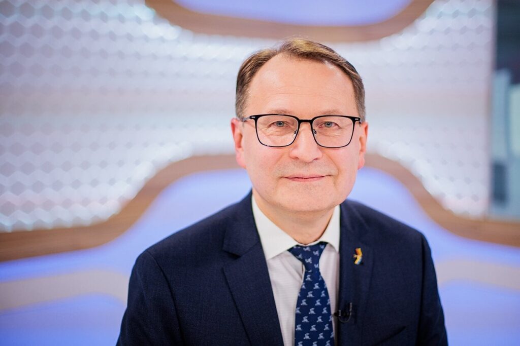 ダイニウス・ジャリマス氏は自由党から大統領選挙に参加すると発表した
