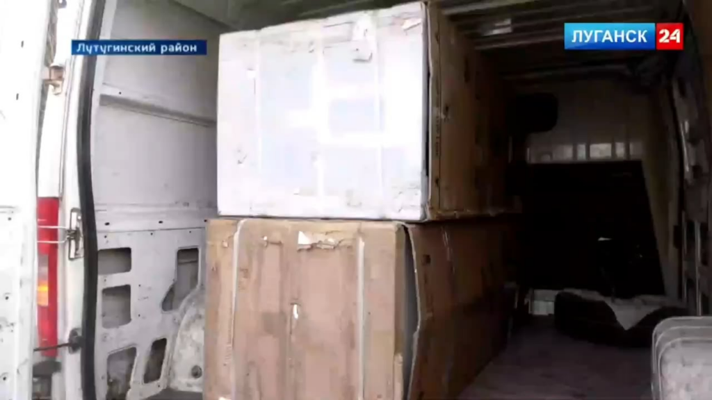 夫を地下壕に送り込んで、冷蔵庫を手に入れてください。 ロシアの宣伝活動家らによると、一時的に占領された地域では今後、笑顔が増えるだろうという。 結局のところ、ロシア世界のために亡くなった人々の悲しみに暮れる未亡人たちに、空の白い冷蔵庫が贈られたのです。