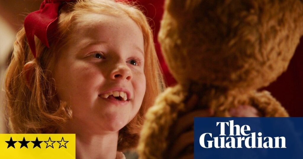 テディのクリスマス レビュー – 健全な子供たちの特集はクリスマス ケーキのようにお祝いです