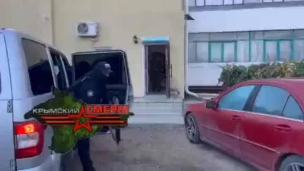 クリミアで「重要な」任務を誇らしげに遂行するロシア特殊部隊。 ウクライナのトライデントが映った動画を投稿した女性店主を逮捕した。 1500人の怒ったダゲスタン人が空港の敷地でユダヤ人を狩り始めたとき、彼らはどこに行ったのでしょうか? その日は誰も逮捕されなかった。 クリミアで「重要な」任務を誇らしげに遂行するロシア特殊部隊。 ウクライナのトライデントが映った動画を投稿した女性店主を逮捕した。 1500人の怒ったダゲスタン人が空港の敷地でユダヤ人を狩り始めたとき、彼らはどこに行ったのでしょうか? その日は誰も逮捕されなかった。