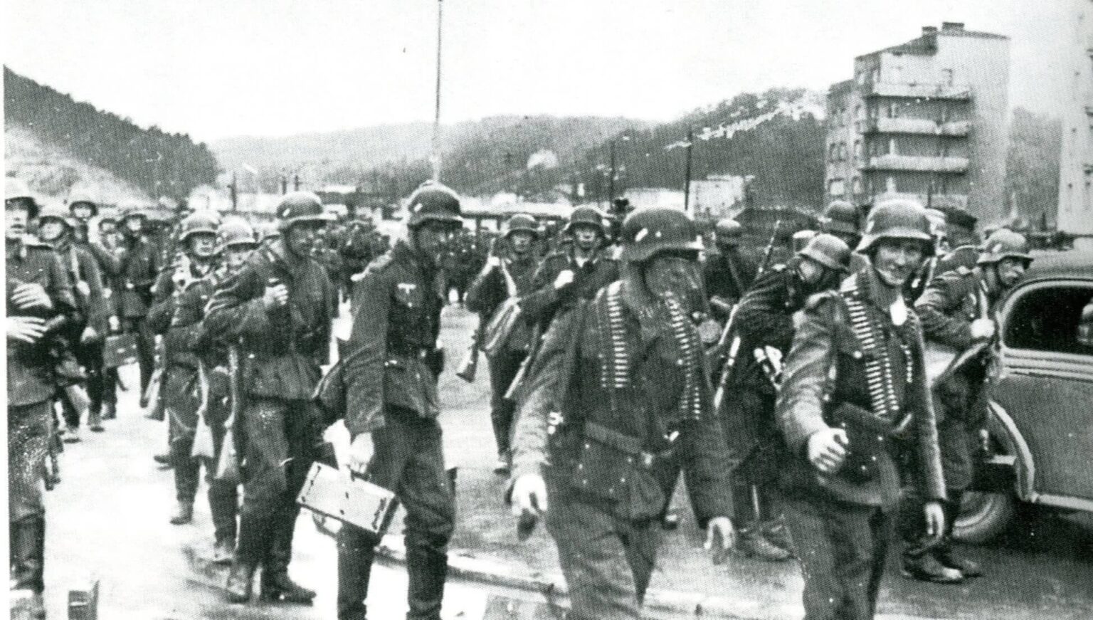 ビデオ映像と写真を通じて 1939 年のポーランドの不安定な状態を垣間見る - Daoox 提供