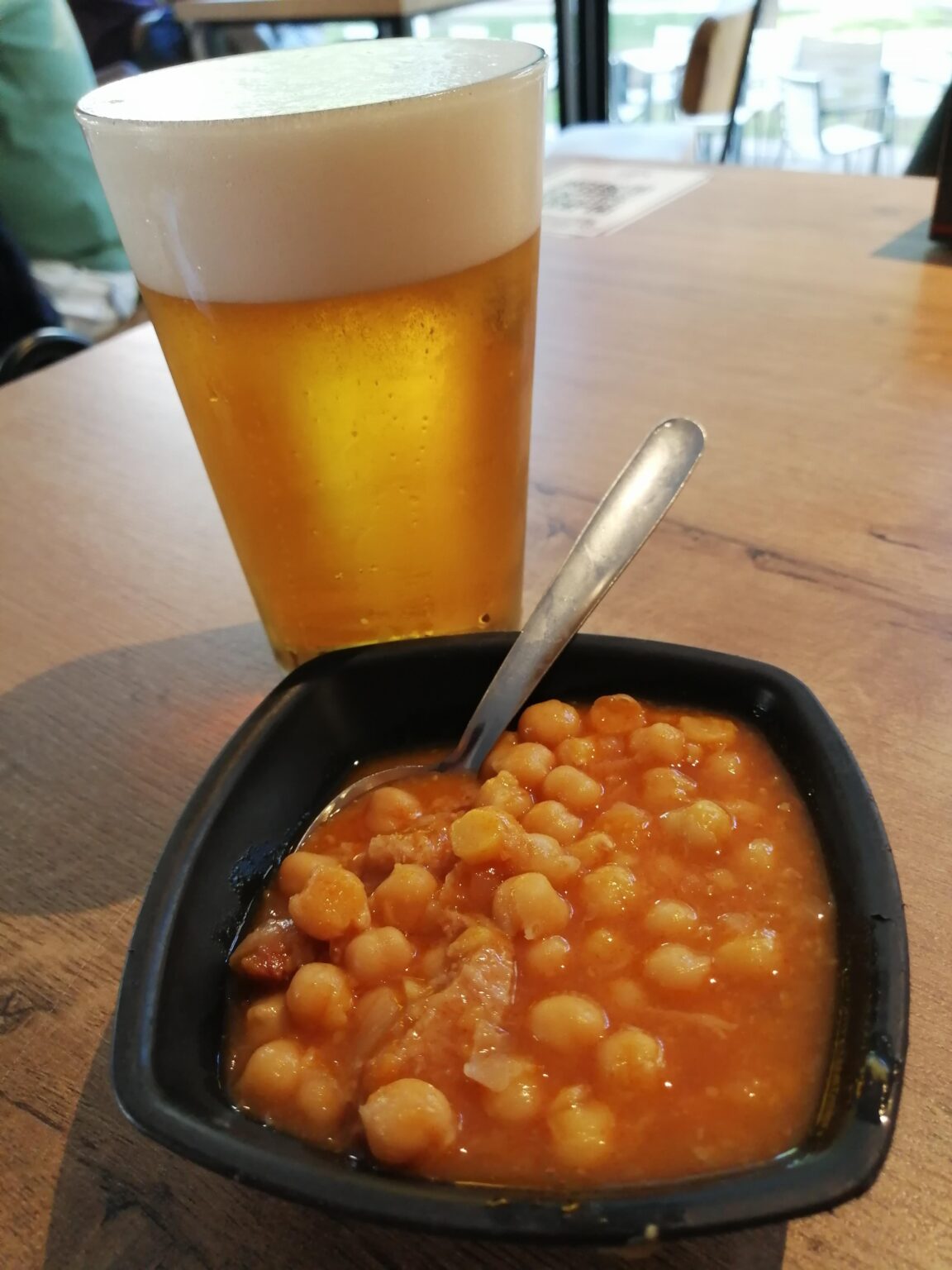 ひよこ豆とトライプ（無料の蓋）を温めて...