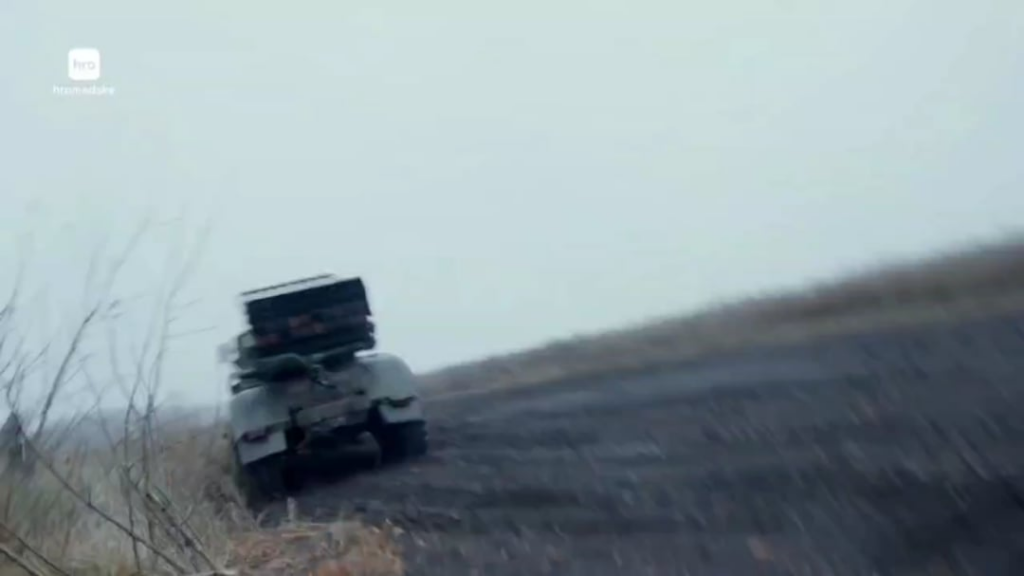 ウクライナの第59独立自動車歩兵旅団がBM-21アヴデーエフスキーの指示を使ってロシア軍をどのように操作するかを見せてくれる