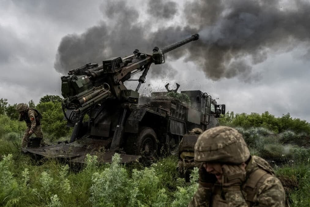 激戦地アウディーイウカで、ロシアが「肉の嵐」作戦を実施...強烈な「反撃」を受けて敗走する様子を公開
