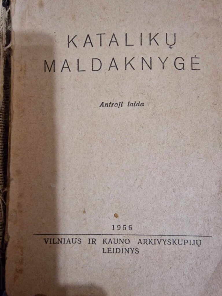 1899年と1956年の古い祈祷書が発見された