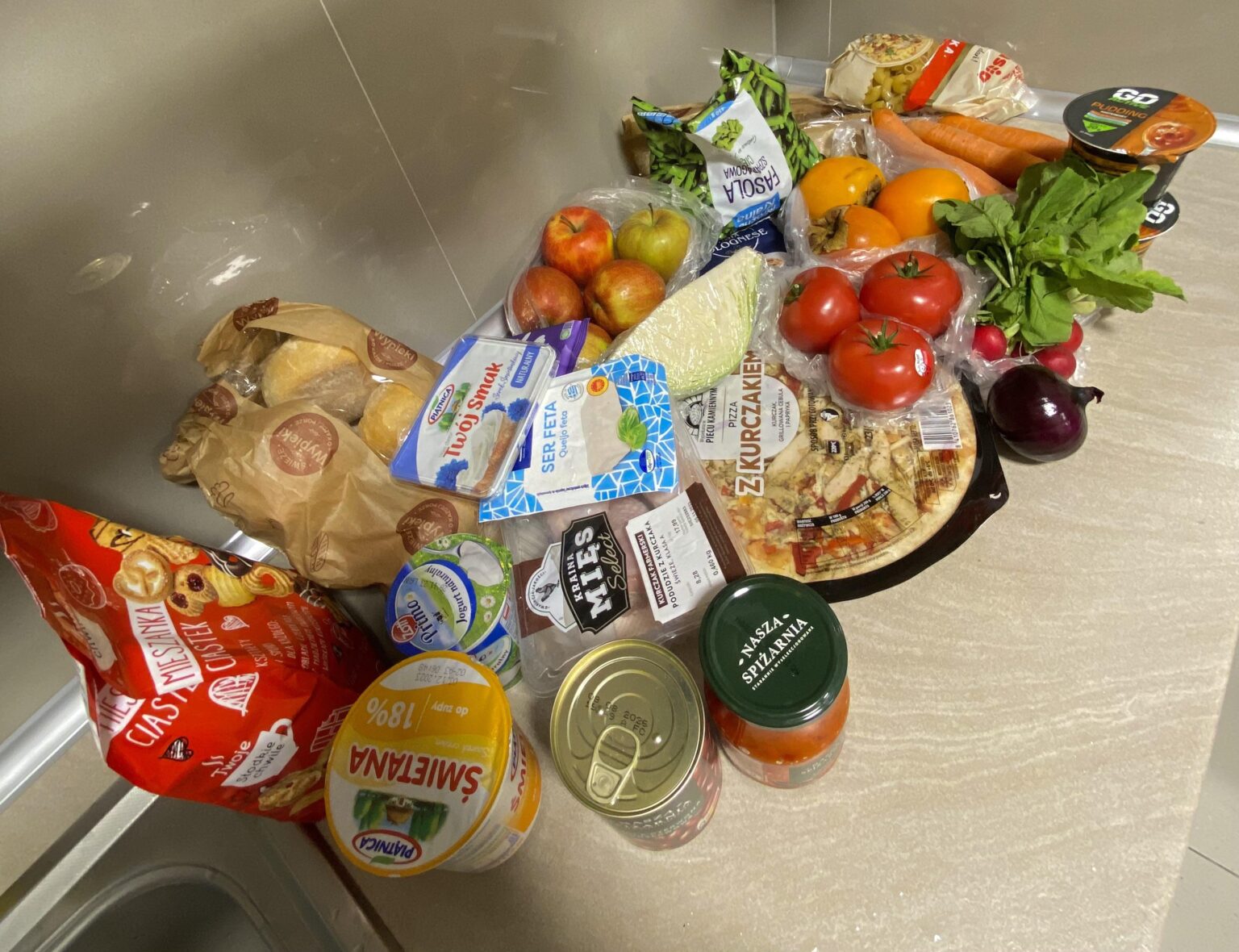 ビエドロンカの食料品店 PLN 105