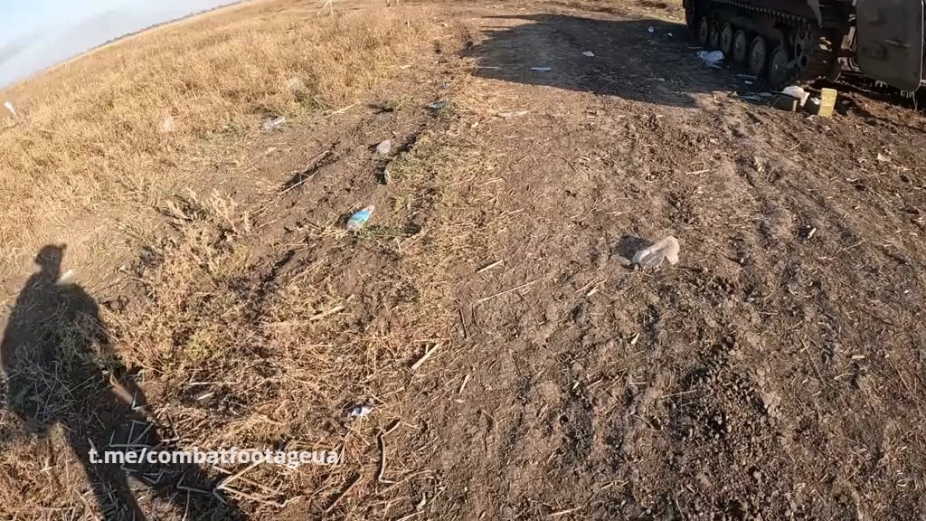 バフムット近くのウクライナ国際軍団の戦闘員付近をロシア砲撃が砲撃。