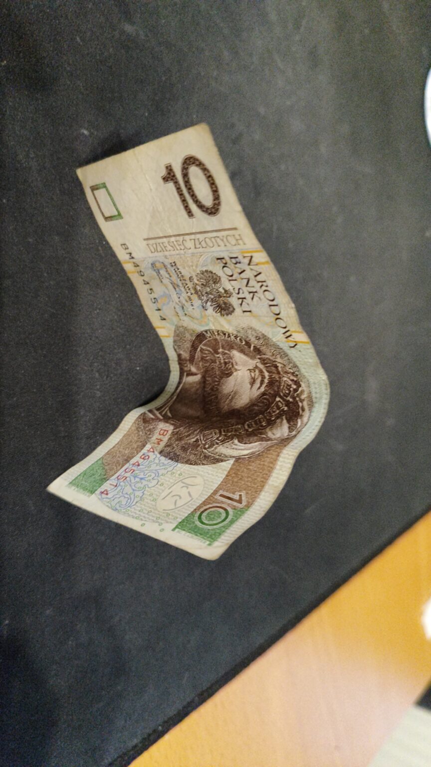 ポーランドで€2.2