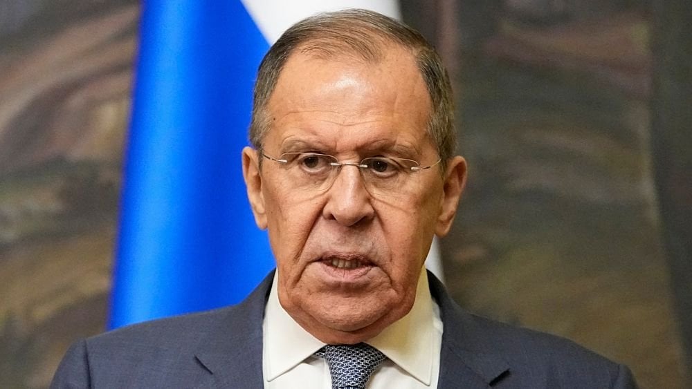 ブルガリアはルジのラブロフ外相の領空飛行を拒否したが、ギリシャ（NATO加盟国）は同氏の飛行を許可した。