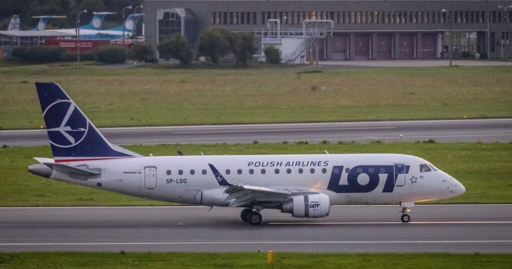 ポーランドの大規模な空港ハブの夢が政治的な横風に見舞われる