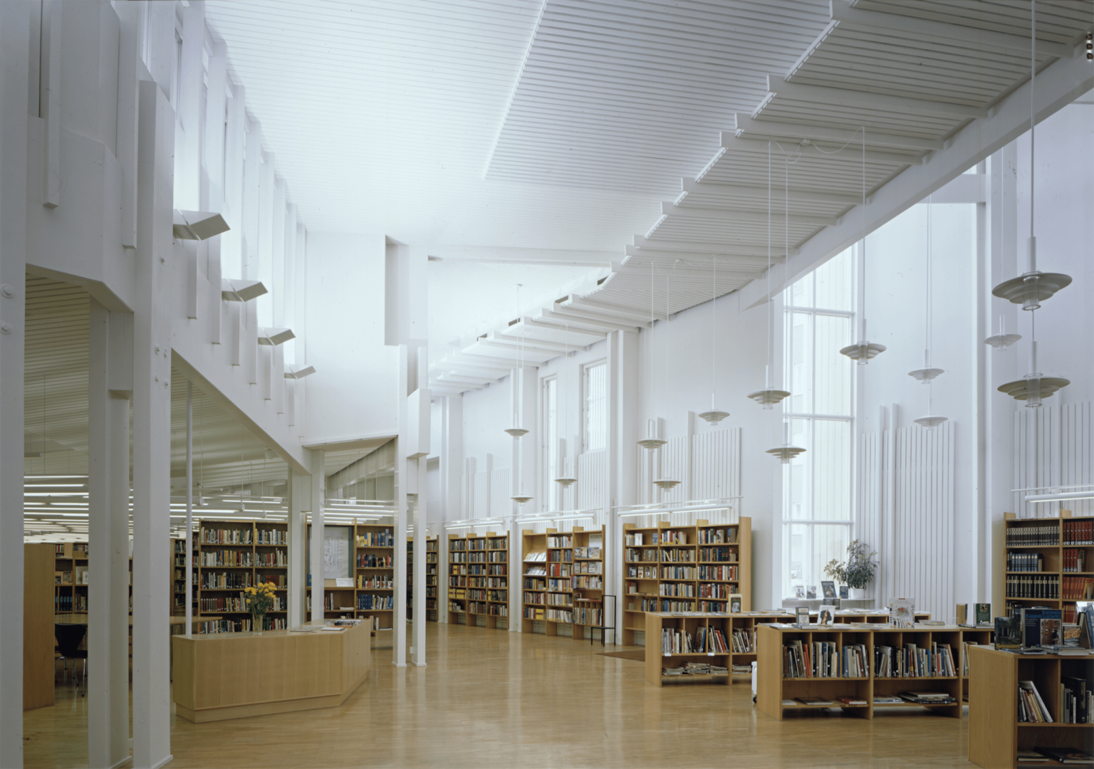 ヴァリラ図書館、フィンランド (1991) ユハ・レイヴィスカ著