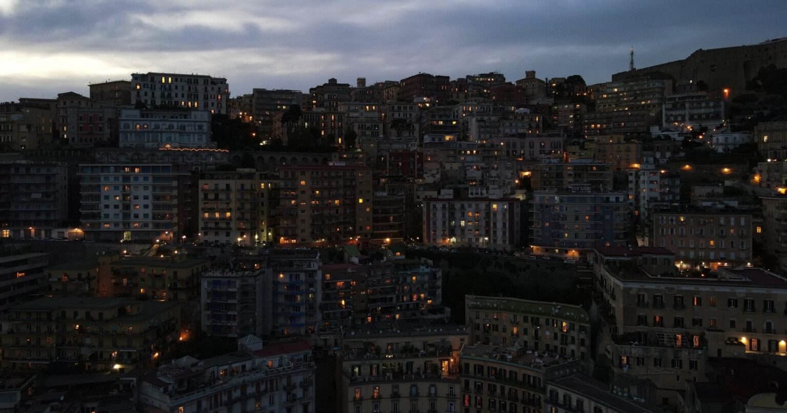 How Power Companies Profited From Italy's Covid Lockdown (ブルームバーグのインタラクティブ記事、英語)