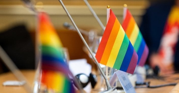LGBTQ+家族の概念促進の禁止を放棄するという政府の提案はセイマスによって拒否された