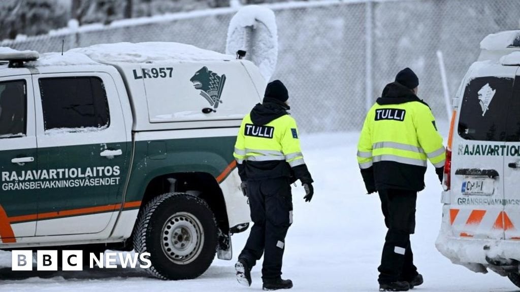 フィンランドが最後の国境検問所を閉鎖、ロシアが緊張を警告