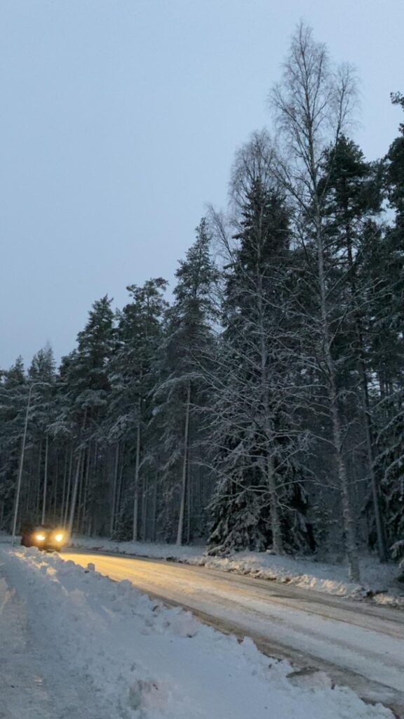 ヒュヴィンカー、ついに雪が降りました🤩