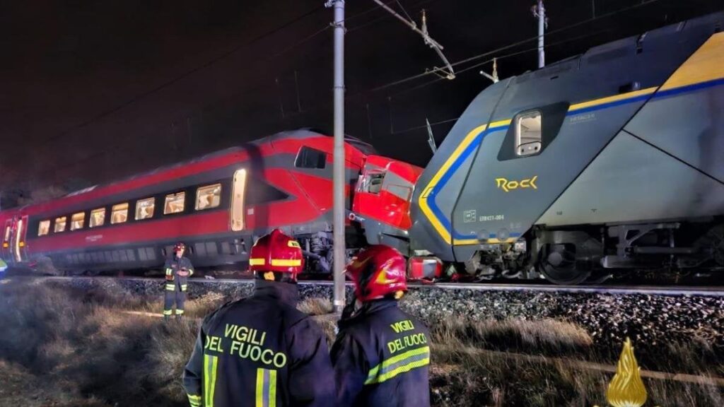 ファエンツァ（ラヴェンナ）での列車事故、17人が負傷：鉄道交通が遮断 - フレッチャロッサと地域の車列が巻き込まれた