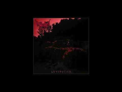 この曲はメイヘムの「デッド」に収録されています。