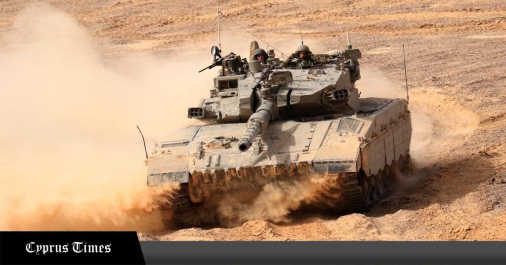 AF は新しいヘリコプターと戦車で再装備され近代化されています