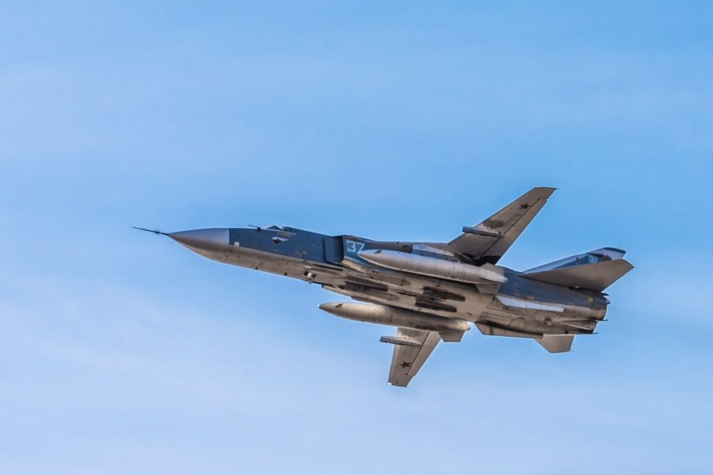 ウクライナ、オデーサ狙ったSu-24戦闘爆撃機を撃墜 パトリオット使用か