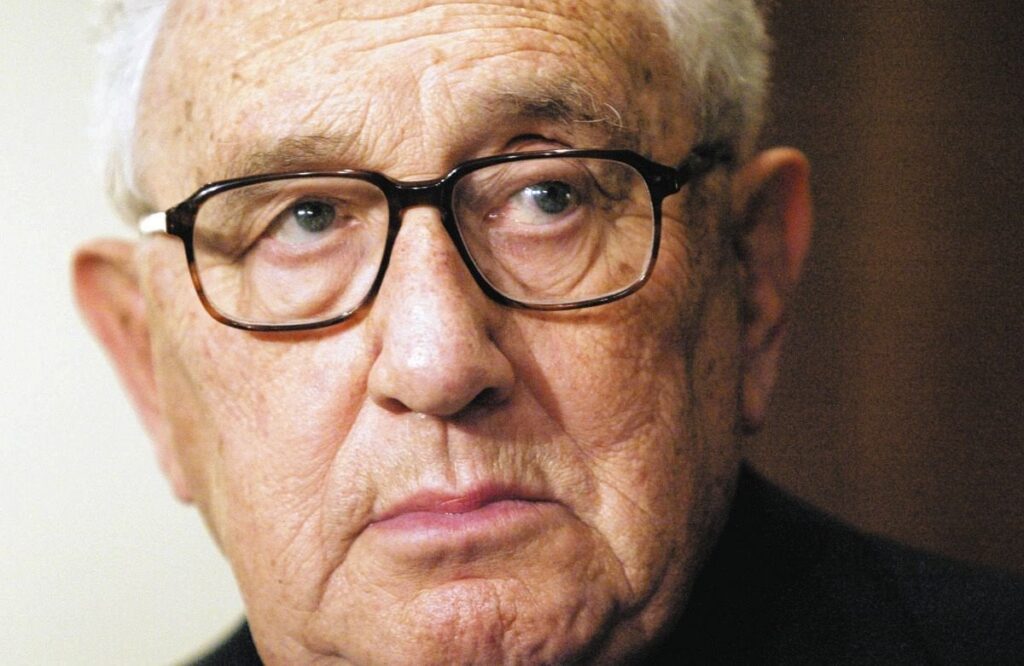 100歳で死去したキッシンジャー氏が貫いた「現実路線」の功罪 和平へ導いたベトナム戦争でカンボジアに空爆