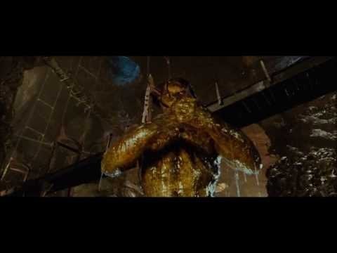 建設中のヴァルンガルザル・スヴァルツェンギ (ビデオ)