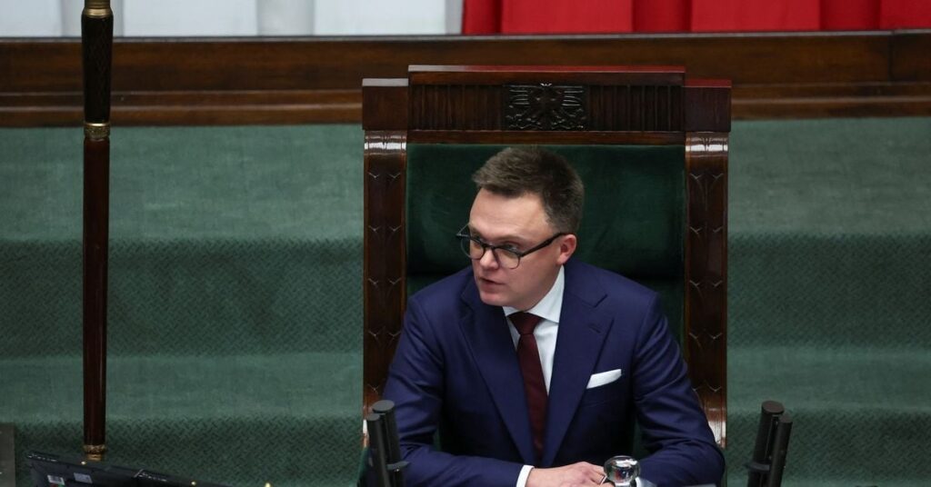 ポーランド、退任する政府が署名した契約を破棄する可能性があると国会議長が発言