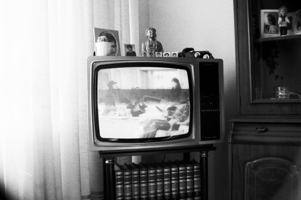 90年代初頭の我が家のテレビ。