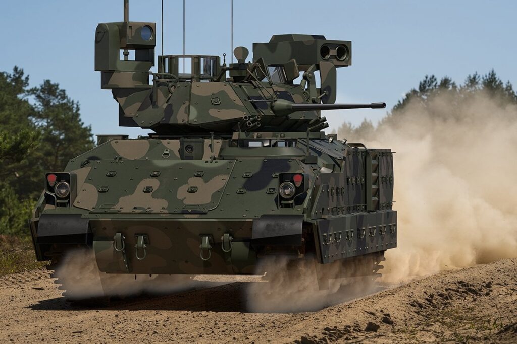 ウクライナのM2歩兵戦闘車、30秒で装甲車3両を連続撃破 激戦地で戦闘再燃