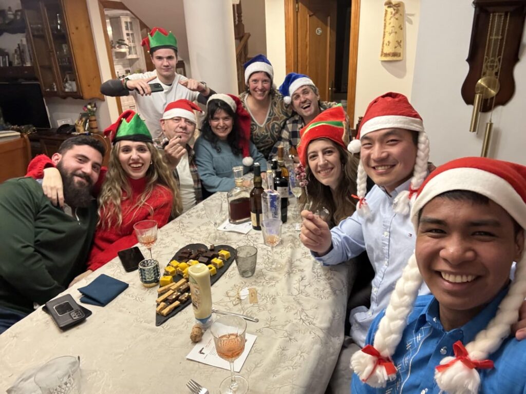 アメリカ人が留学先から村に招待されたとき