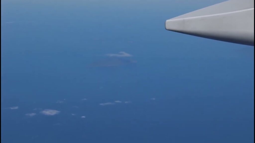 諏訪之瀬島の噴煙