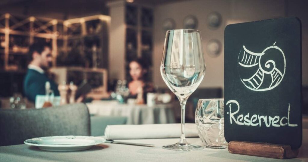 レストランのノーショー料金は合法/法的強制力がありますか?