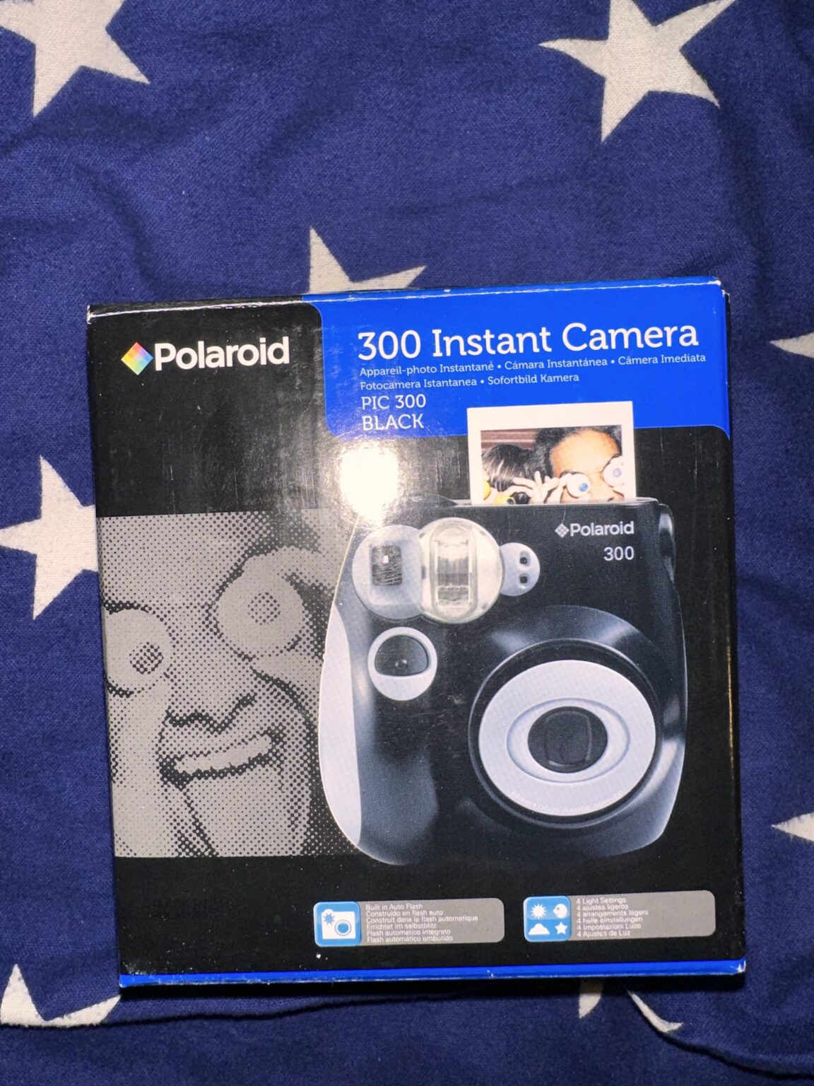 ねえ、このポラロイド カメラ用のフィルムを探しています。 どこでそれを見つけることができるか知っている人はいますか（スイスで...）？