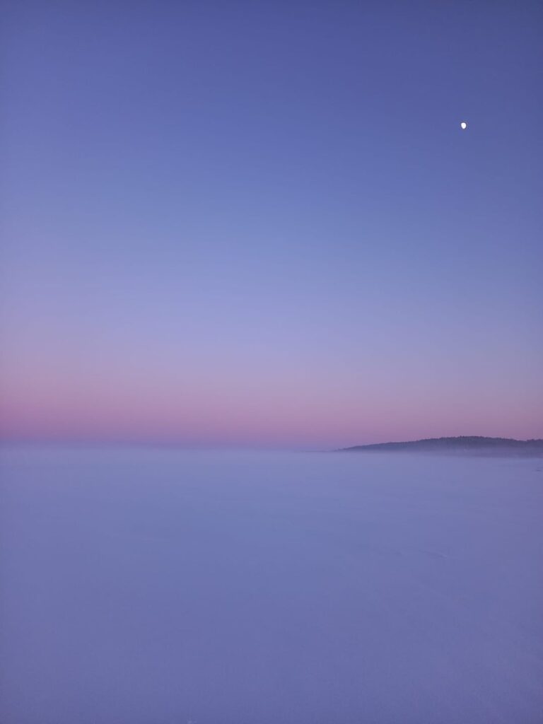 素晴らしい景色と氷の中で初めての魚をありがとう トゥルク諸島は夢です