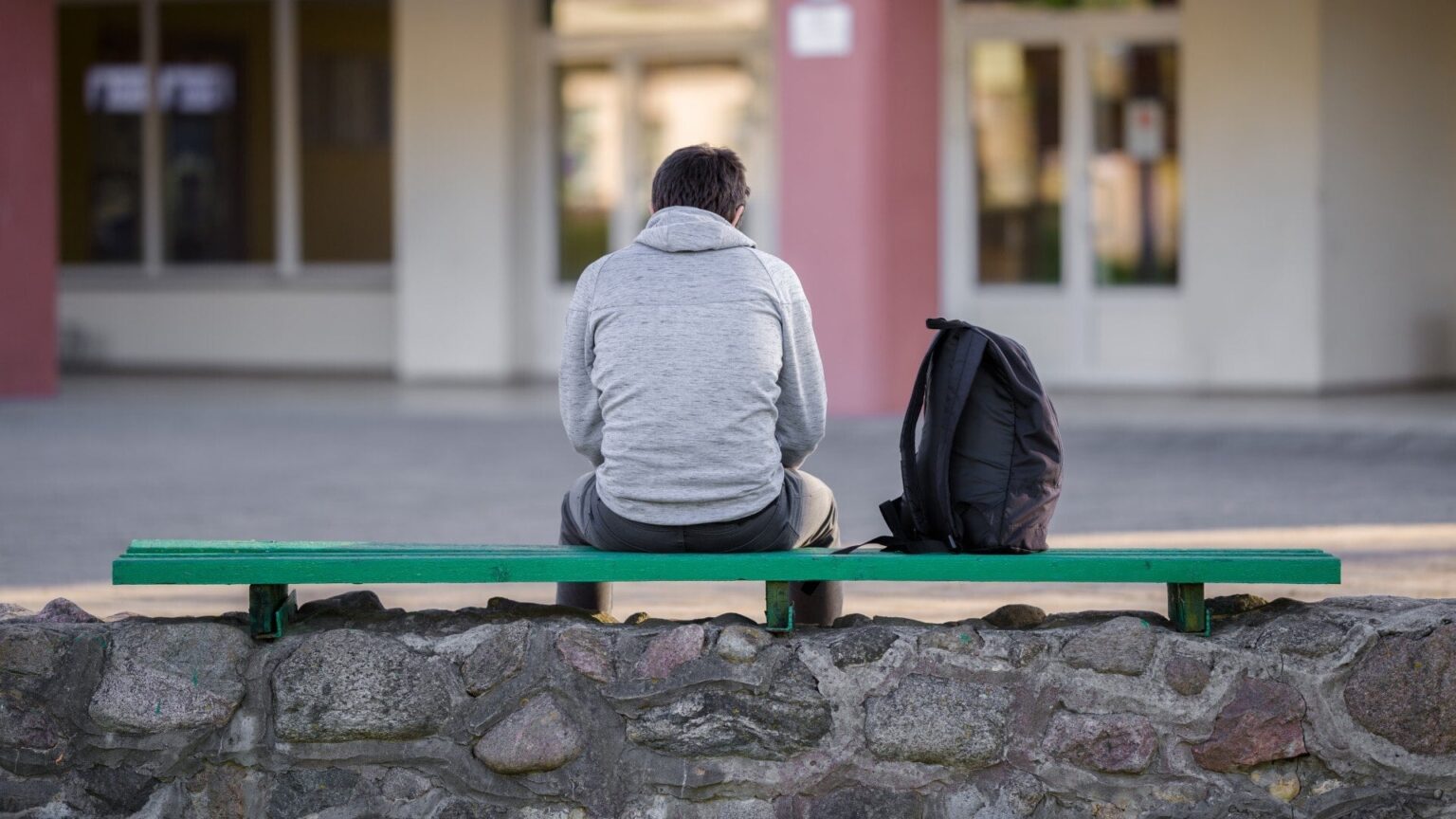 若者は「絶望」し、ますます孤独になる
