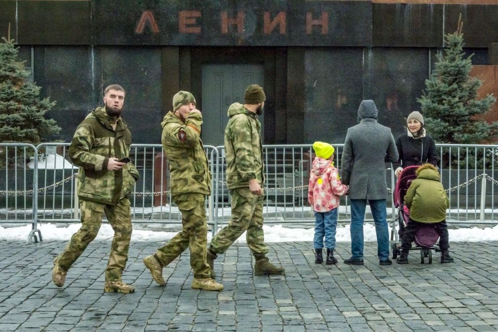 フィンランド裁判所、ロシアのネオナチ戦闘員を不法入国で起訴