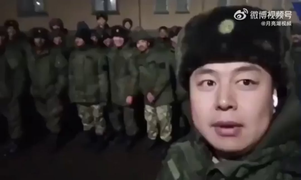ウクライナで活動する同志グループの中国戦闘機。 残念ながら、問題が発生しました。